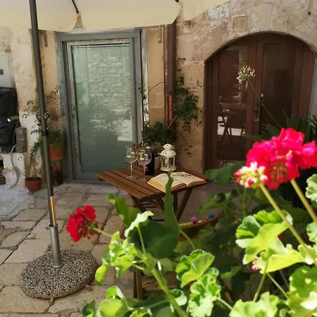 Corte Sagarriga Visconti Bed & Breakfast *